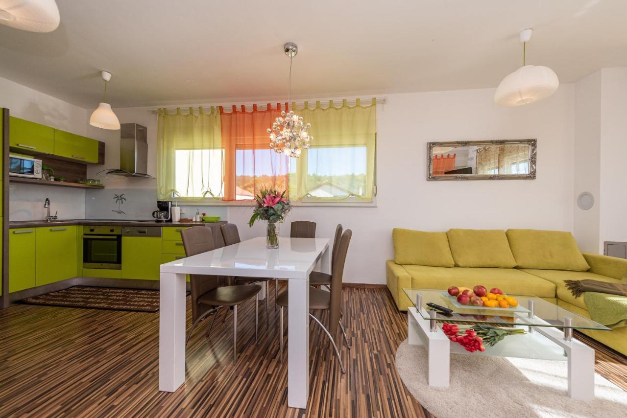 Antonio Apartments Sukošan エクステリア 写真
